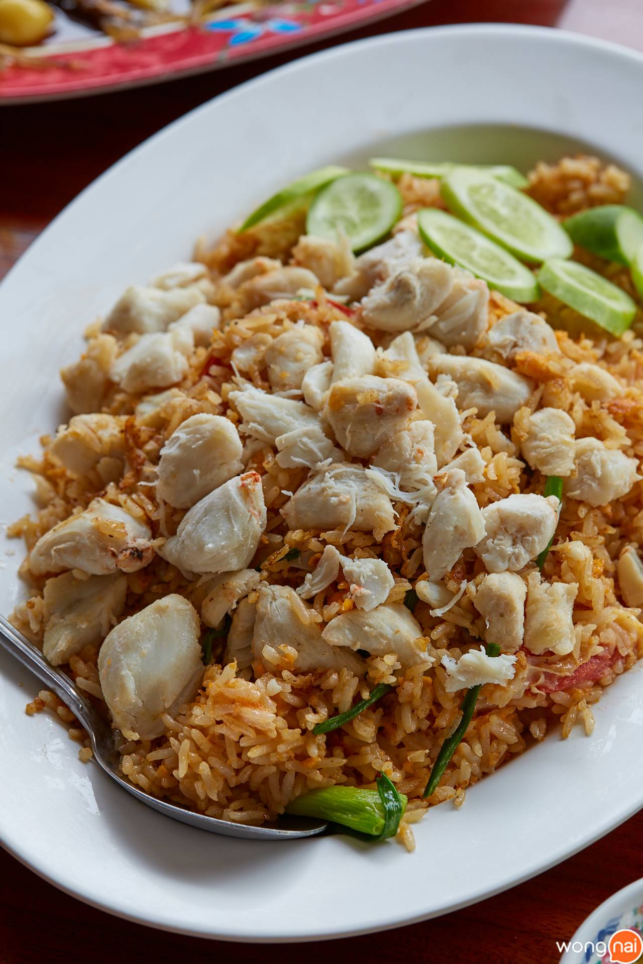 “ข้าวผัดปู” ของร้าน “แดงอาหารทะเลต้นตำรับ"