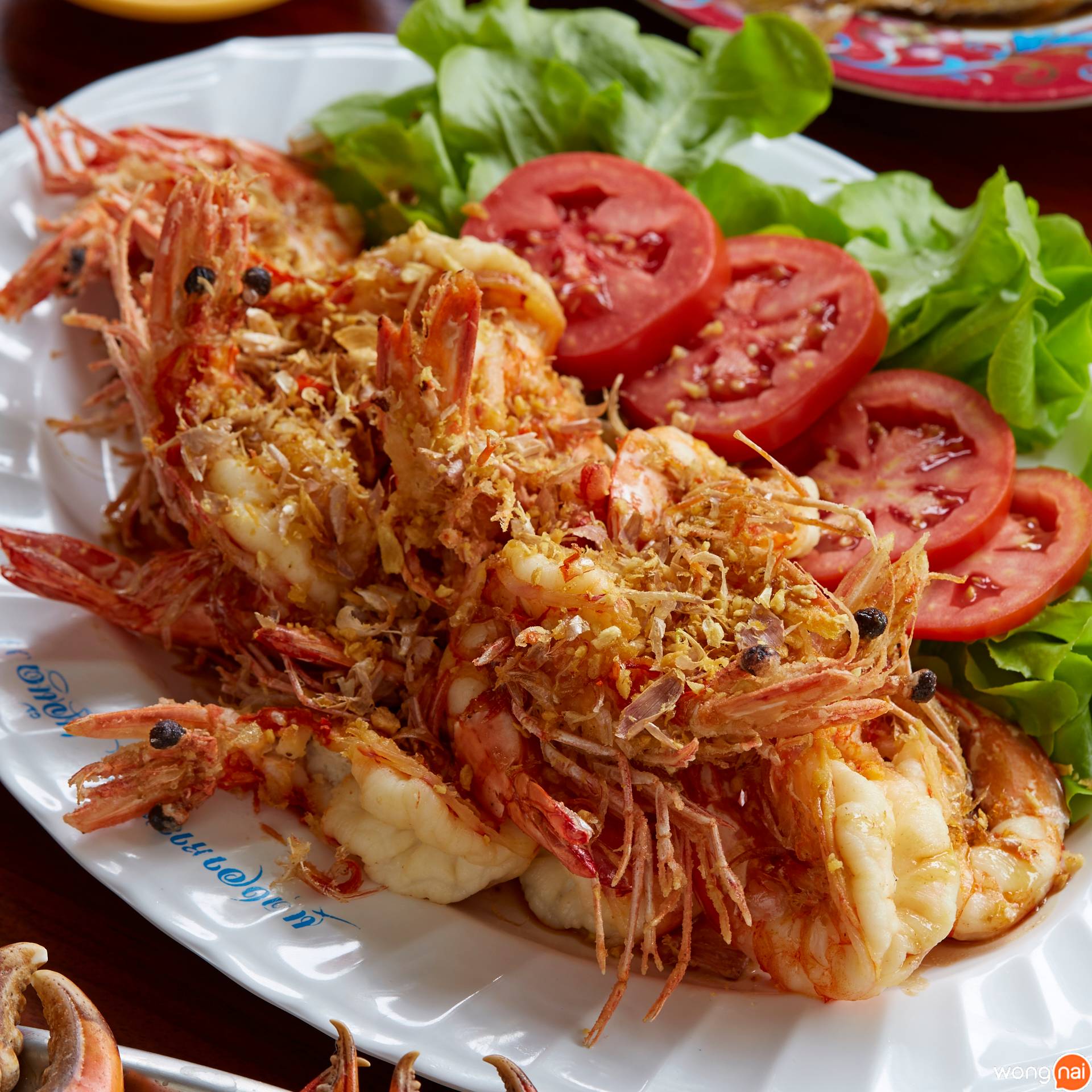 “กุ้งทอดกระเทียม” ร้าน “แดงอาหารทะเลต้นตำรับ"