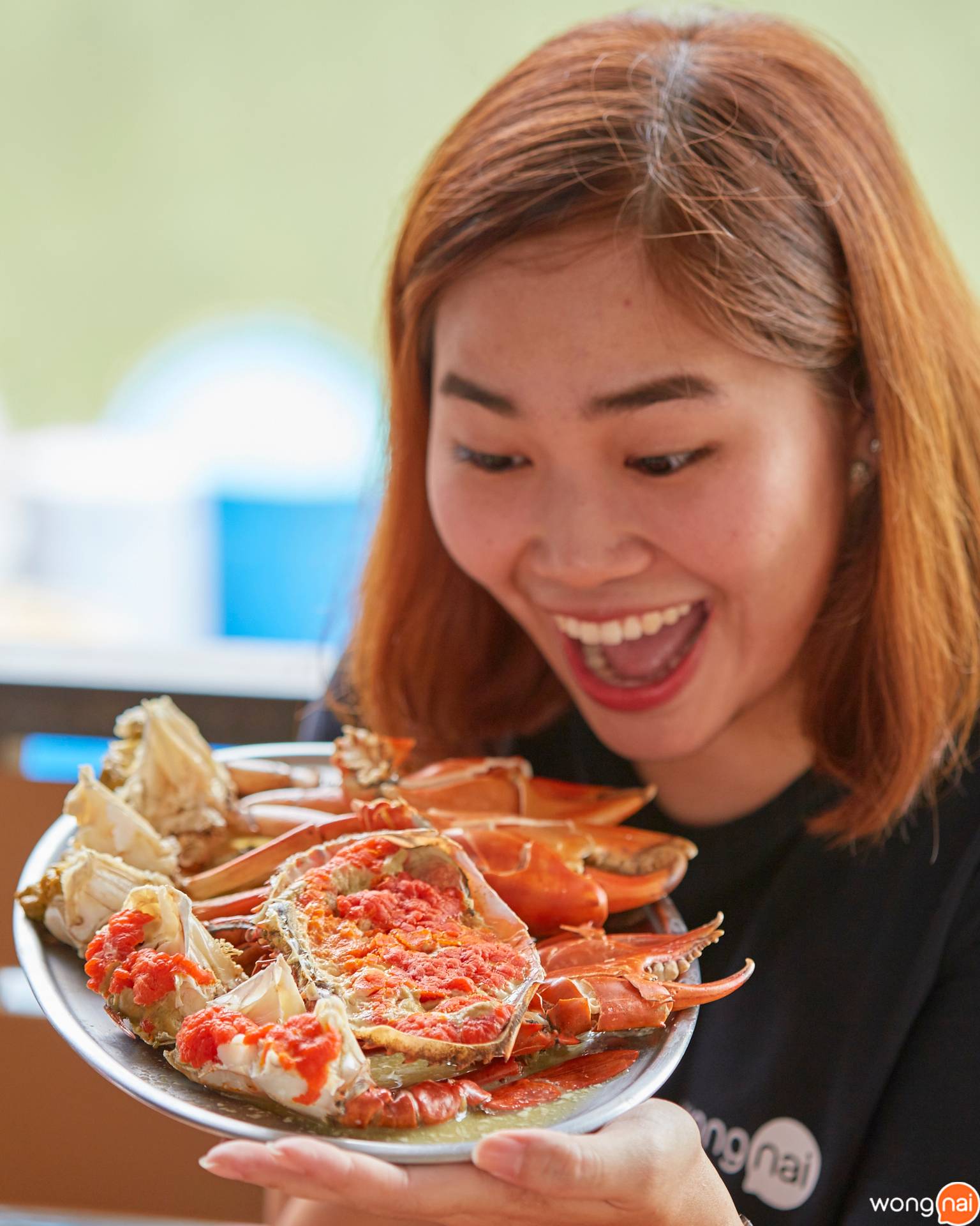 “ปูทะเลเนื้อ/ปูไข่นึ่ง” ร้าน “แดงอาหารทะเลต้นตำรับ"