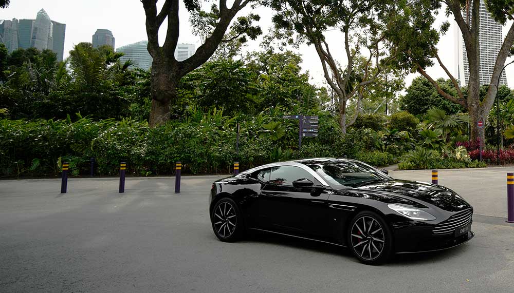 Aston Martin DB11