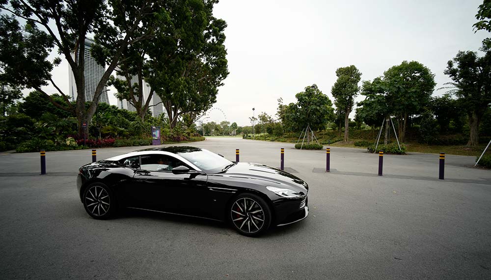 Aston Martin DB11