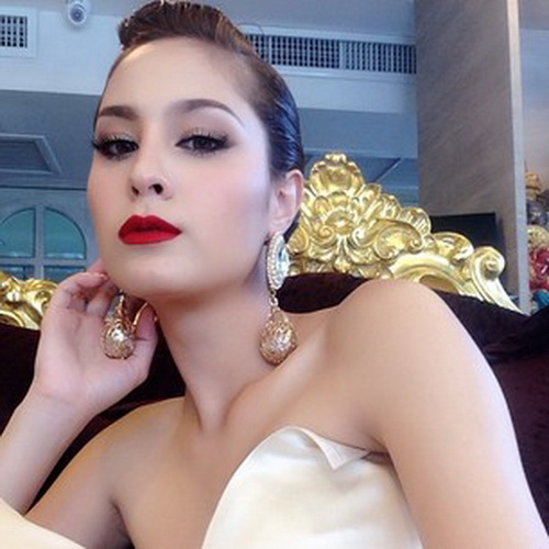 image of 'ขวัญ' ปลื้มเรียนจบโท - ยินดีร่วมงาน 'วิน'