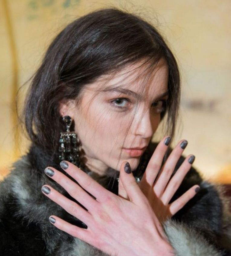 image of 30 ไอเดีย แต่งเล็บสุดจี๊ดสไตล์ New York Fashion Week
