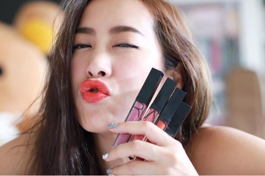 image of 10 ลิปจิ้มจุ่มแบรนด์ไทย สีแจ่มสวยแน่นติดทน... ที่สาวๆ ต้องโดน!