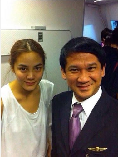 image of ภาพเจนี่ บนเครื่องบิน โพสต์ข้อความขอโทษผ่านIG