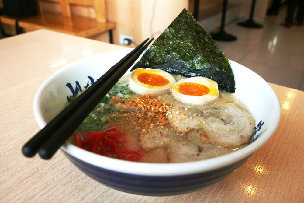 ชามนี้ ทีเด็ดอยู่ที่ไข่ต้มหมักซอส ชามนี้ ทีเด็ดอยู่ที่ไข่ต้มหมักซอส