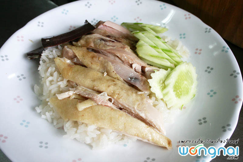 ข้าวมันไก่เจ๊อ้วน จานละ 30 บาท ข้าวมันไก่เจ๊อ้วน จานละ 30 บาท