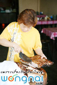 ข้าวหมูแดงชินกิจ หมูกรอบ ข้าวหมูแดงชินกิจ หมูกรอบ