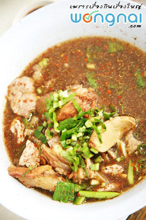 ก๋วยเตี๋ยวเรือเฉินหลง เกาเหลาที่มาพร้อมน้ำจิ้มรสเด็ด ก๋วยเตี๋ยวเรือเฉินหลง เกาเหลาที่มาพร้อมน้ำจิ้มรสเด็ด