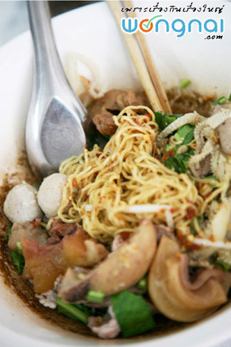 ก๋วยเตี๋ยวเรือเฉินหลง ดูหน้าตาก็รู้ว่าเผ็ดมากๆ ก๋วยเตี๋ยวเรือเฉินหลง ดูหน้าตาก็รู้ว่าเผ็ดมากๆ
