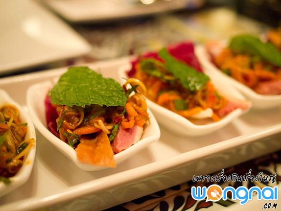 พล่าอกเป็ดย่าง ร้าน Mix Restaurant & Bar Mix Restaurant & Bar พล่าอกเป็ดย่าง