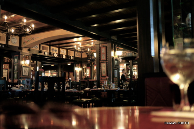 Neil's Tavern Restaurant (Steak House)