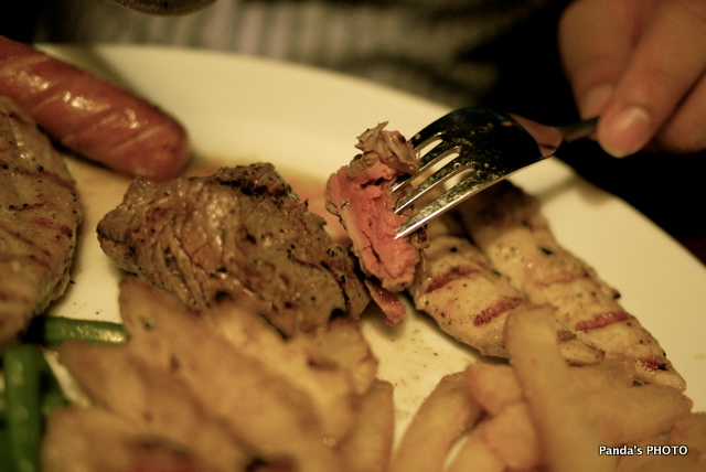 Neil's Tavern Restaurant (Steak House)