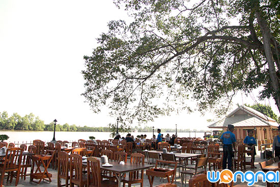 เรือนร่มไทร