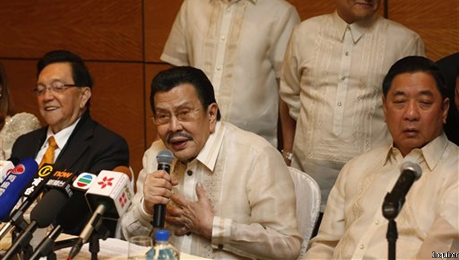 102_Estrada_HK-apology-AP.jpg