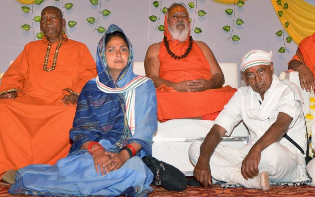 Digvijay-Singh-Amrita-Rai-PTI