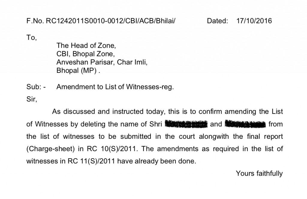 2011 میں چھتیس گڑھ کے تاڑمیٹلا گاؤں میں آگ زنی کے واقعہ میں پولیس افسر ایس آر پی کلوری کے شامل ہونے کی دو گواہوں نے تصدیق کی تھی، لیکن ان کا نام چارج شیٹ سے ہٹا دیا گیا ہے۔