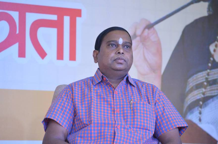 چھتیس گڑھ کے سینئر پولیس افسر ایس آر پی کلوری۔ (فوٹو بشکریہ: فیس بک/ Govind Raj Naidu)