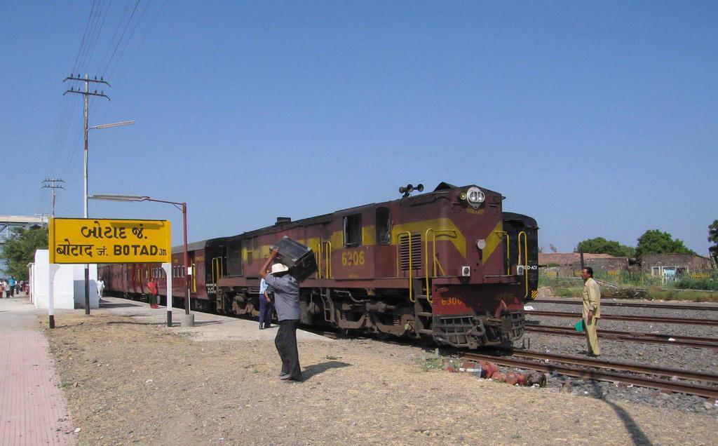 (فوٹو بہ شکریہ : India Rail Info / VIC Lines)