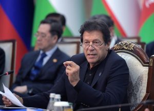 پاکستان کے وزیر اعظم عمران خان (فوٹو : رائٹرس) 