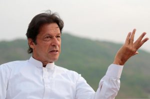 پاکستان کے وزیر اعظم عمران خان (فوٹو : رائٹرس ) 