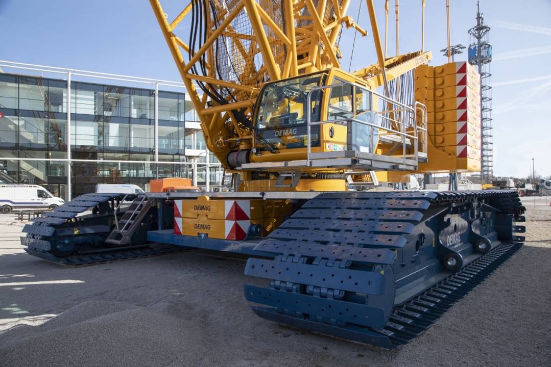 new demag cc 2800 2 lattice boom crawler crane www terex demag cc2800 1 load chart