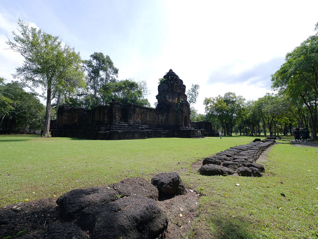 โบราณสถานหมายเลข 1 เป็นอาคารที่สมบูรณ์ที่สุด PrasartMuangSing_11