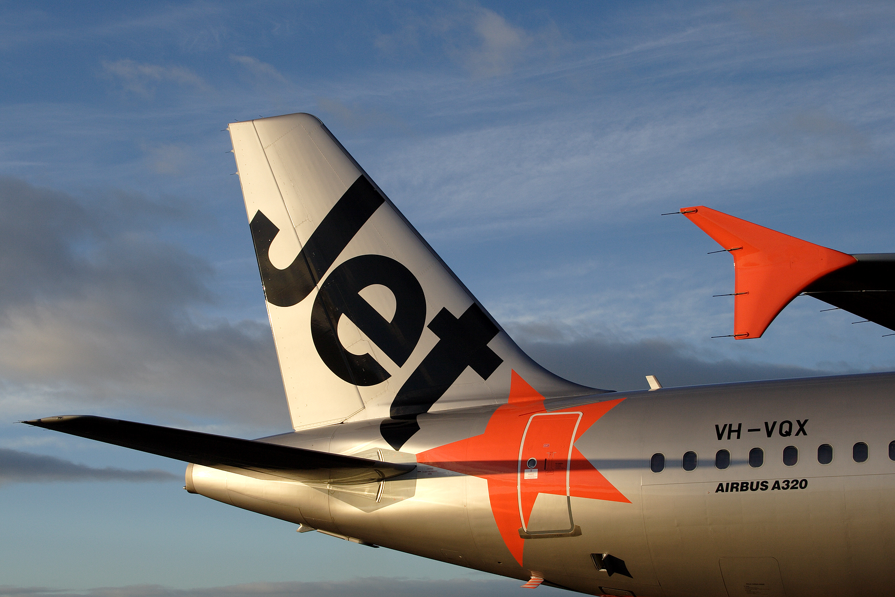 jetstar_airbus_a320_tail_6768111915-1