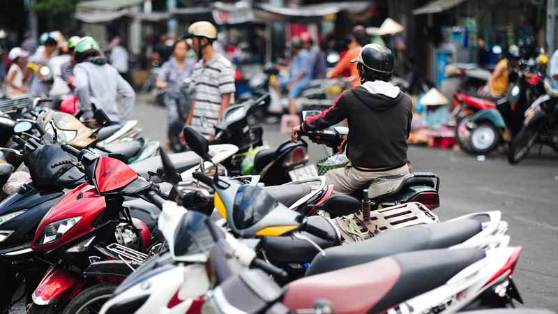 crossing-street-in-hcmc