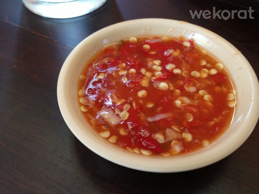 น้ำจิ้มแซ่บๆ ของร้าน