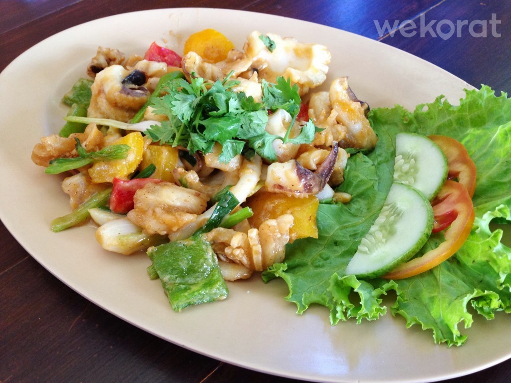 หมึกผัดไข่เค็ม