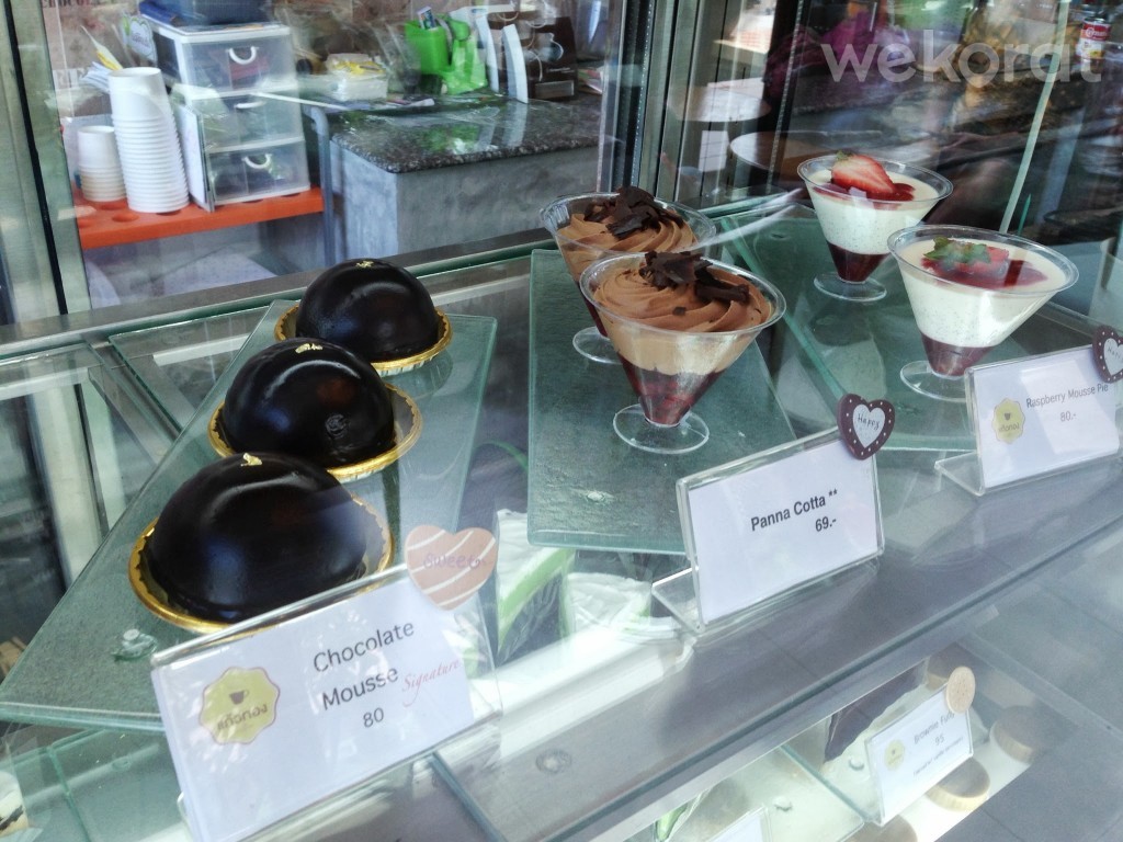 ของหวานในร้านหลากหลาย