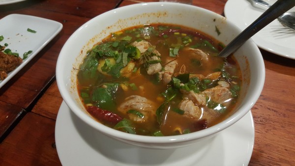 ต้มยำซี่โครงหมูอ่อน-ลาบลอย