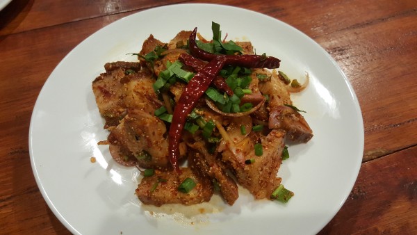 ลาบหมูกรอบ-ลาบลอย
