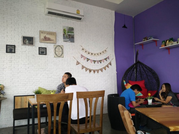 บรรยากาศชิวๆภายในร้าน