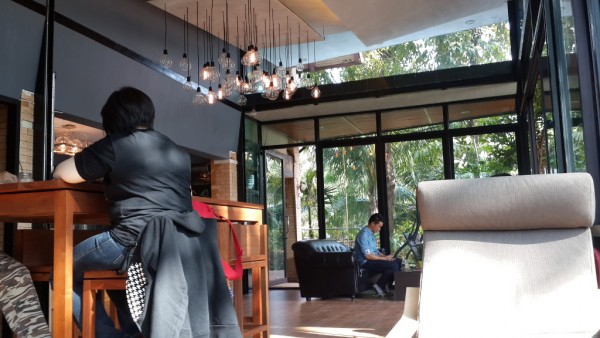 De Forest ภายในร้าน
