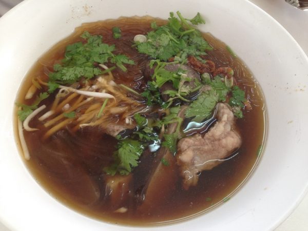 ต้มวุ้นเส้น