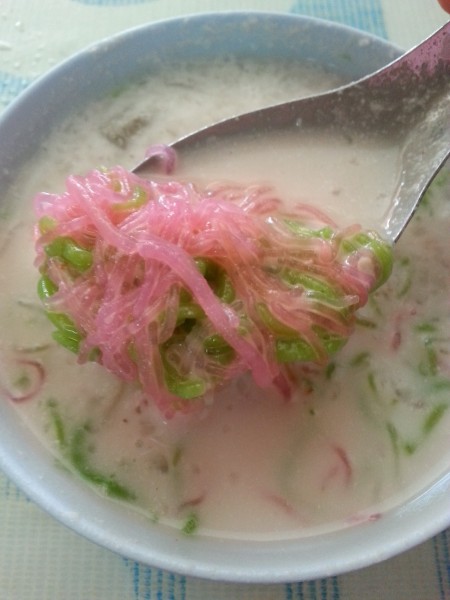 สลิ่มลอดช่องโพธิ์กลาง