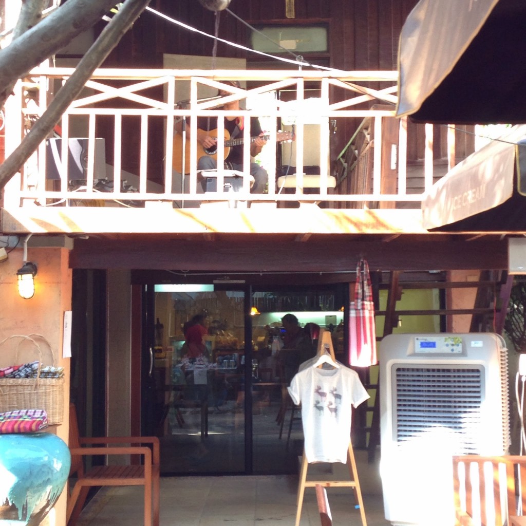 เรือนไม้ของร้าน