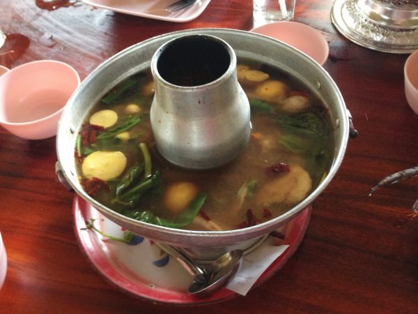 ต้มยำพวงไข่