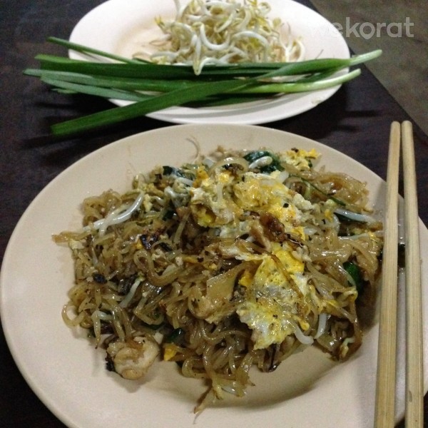 ผัดไทย 25 บาทเท่านั้น!