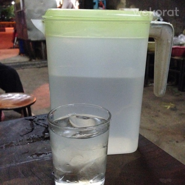 น้ำเปล่าฟรี
