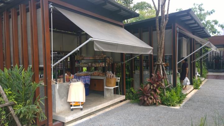 ร้านขายของ OTOP สวนมิ่งมงคล