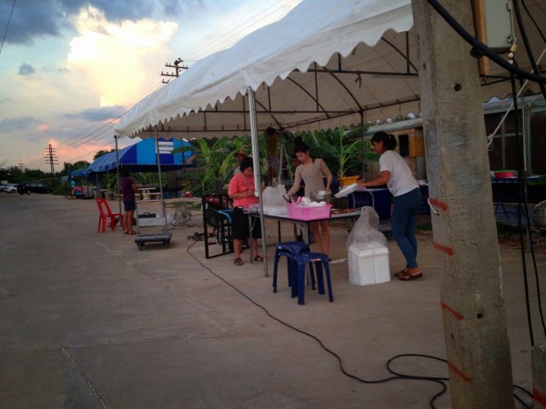 เต็นท์ทำ-ส่งอาหาร