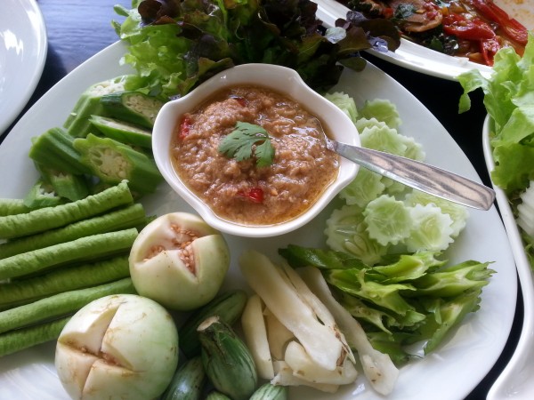 หลนปู ผักจิ้ม