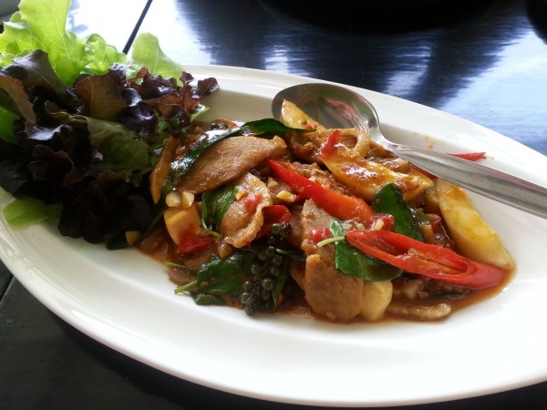 เป็ดผัดโหระพา