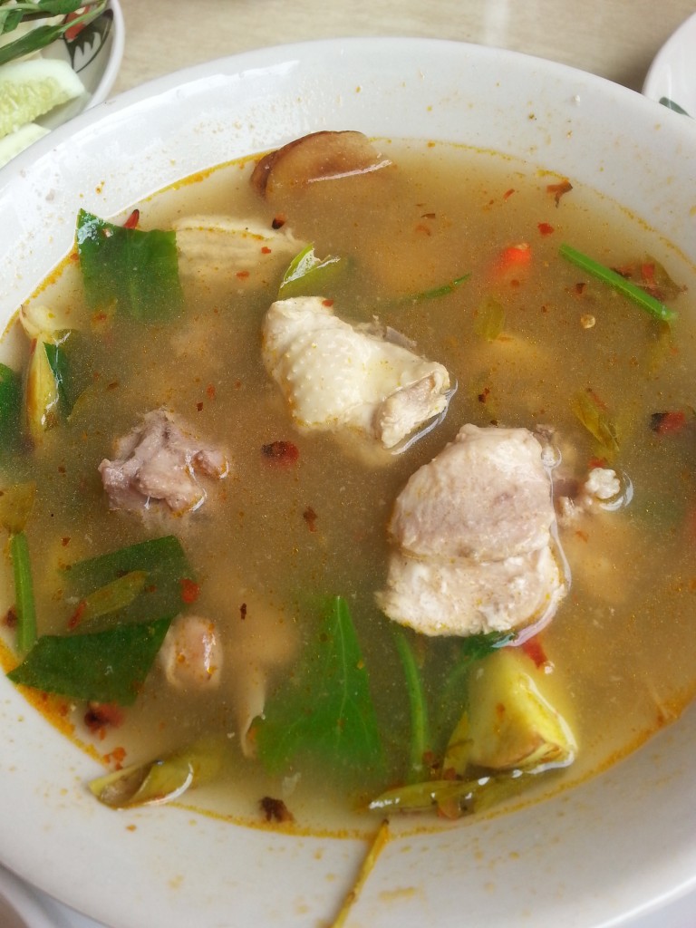 ต้มยำไก่บ้าน