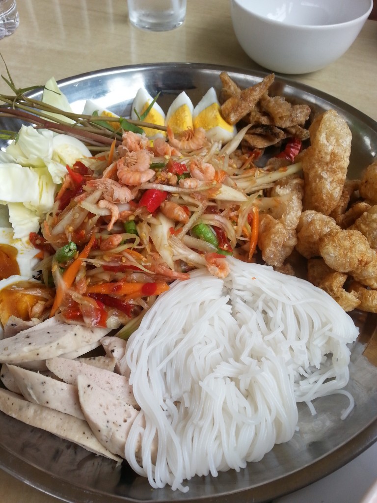 ตำถาดสแตนเลส สะอาดปลอดถภัย แซ่บ!!