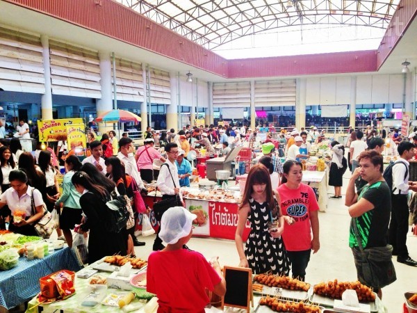 ตลาดนัดสินค้าครัวท่านท้าว ในมทส.