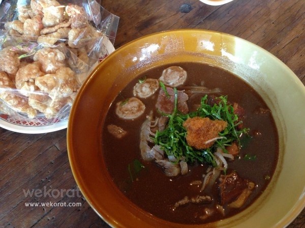 ก๋วยเตี๋ยวน้ำตกเนื้อ
